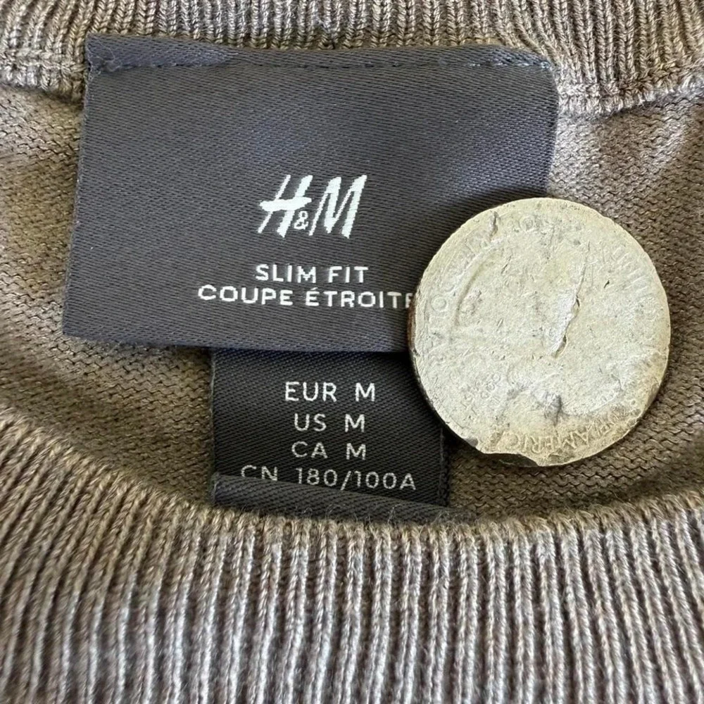 H&M grey slim fit‎ crewneck sweater Size M